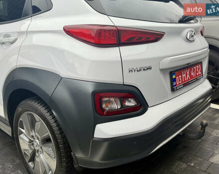 Белый Хендай Kona, объемом двигателя 0 л и пробегом 89 тыс. км за 18999 $, фото 49 на Automoto.ua