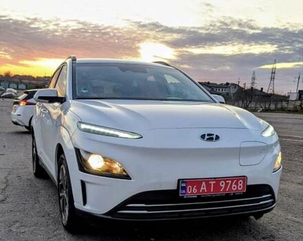 Білий Хендай Kona, об'ємом двигуна 0 л та пробігом 79 тис. км за 16950 $, фото 3 на Automoto.ua