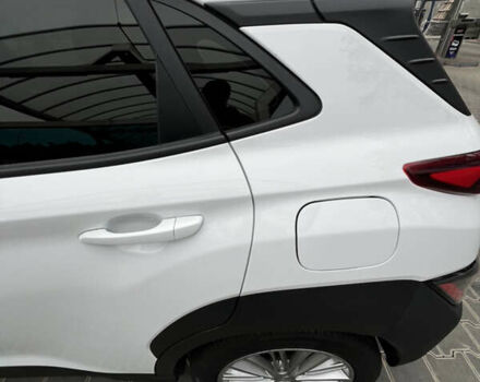 Білий Хендай Kona, об'ємом двигуна 1.58 л та пробігом 49 тис. км за 18700 $, фото 18 на Automoto.ua