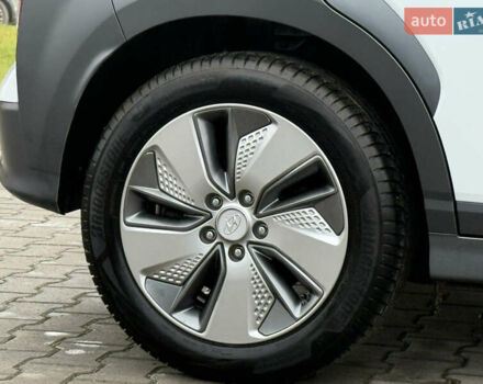 Белый Хендай Kona, объемом двигателя 0 л и пробегом 86 тыс. км за 18600 $, фото 12 на Automoto.ua