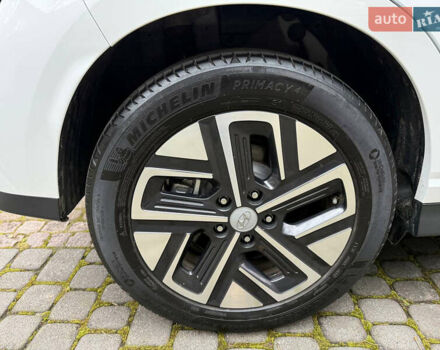 Белый Хендай Kona, объемом двигателя 0 л и пробегом 65 тыс. км за 17400 $, фото 21 на Automoto.ua