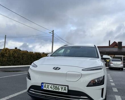 Белый Хендай Kona, объемом двигателя 0 л и пробегом 115 тыс. км за 18800 $, фото 2 на Automoto.ua