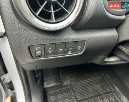 Белый Хендай Kona, объемом двигателя 0 л и пробегом 46 тыс. км за 17500 $, фото 12 на Automoto.ua