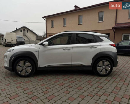 Білий Хендай Kona, об'ємом двигуна 0 л та пробігом 174 тис. км за 17800 $, фото 4 на Automoto.ua
