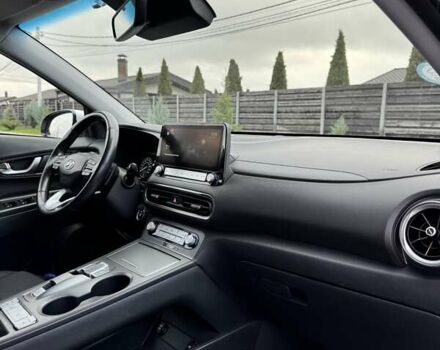 Белый Хендай Kona, объемом двигателя 0 л и пробегом 115 тыс. км за 18800 $, фото 38 на Automoto.ua