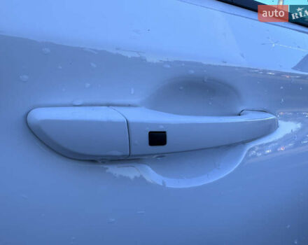 Білий Хендай Kona, об'ємом двигуна 0 л та пробігом 115 тис. км за 16800 $, фото 12 на Automoto.ua