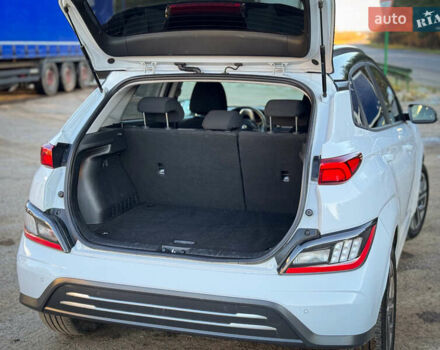 Белый Хендай Kona, объемом двигателя 0 л и пробегом 148 тыс. км за 18500 $, фото 27 на Automoto.ua