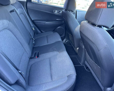 Білий Хендай Kona, об'ємом двигуна 0 л та пробігом 115 тис. км за 16800 $, фото 18 на Automoto.ua