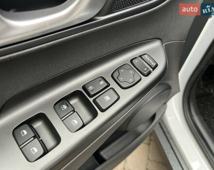 Белый Хендай Kona, объемом двигателя 0 л и пробегом 46 тыс. км за 17500 $, фото 13 на Automoto.ua