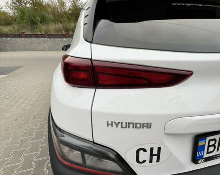 Білий Хендай Kona, об'ємом двигуна 1.58 л та пробігом 49 тис. км за 18700 $, фото 24 на Automoto.ua