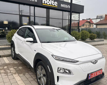 Белый Хендай Kona, объемом двигателя 0 л и пробегом 130 тыс. км за 18900 $, фото 32 на Automoto.ua