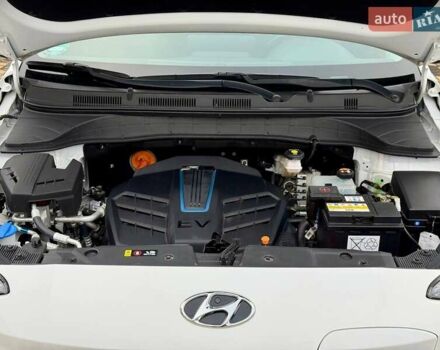 Белый Хендай Kona, объемом двигателя 0 л и пробегом 33 тыс. км за 17700 $, фото 41 на Automoto.ua