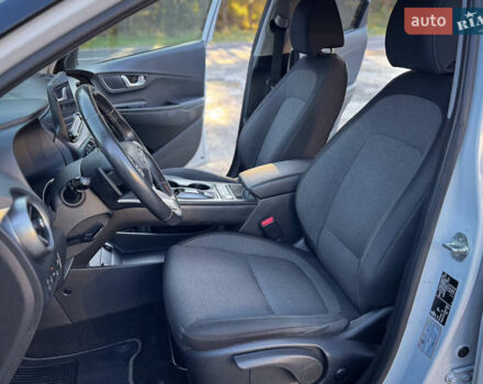 Белый Хендай Kona, объемом двигателя 0 л и пробегом 148 тыс. км за 18500 $, фото 33 на Automoto.ua