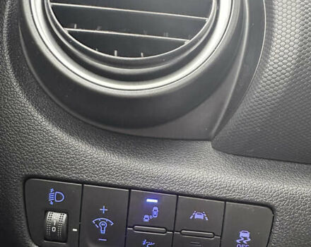 Белый Хендай Kona, объемом двигателя 0 л и пробегом 130 тыс. км за 18900 $, фото 28 на Automoto.ua