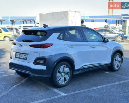 Білий Хендай Kona, об'ємом двигуна 0 л та пробігом 115 тис. км за 16800 $, фото 5 на Automoto.ua
