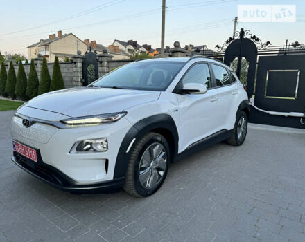 Білий Хендай Kona, об'ємом двигуна 0 л та пробігом 92 тис. км за 17200 $, фото 2 на Automoto.ua