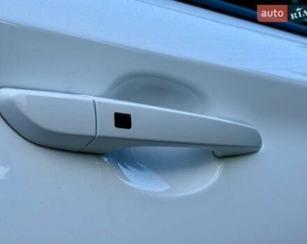 Білий Хендай Kona, об'ємом двигуна 0 л та пробігом 34 тис. км за 16999 $, фото 11 на Automoto.ua