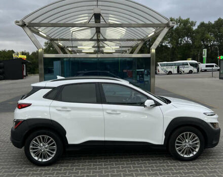 Білий Хендай Kona, об'ємом двигуна 1.58 л та пробігом 49 тис. км за 18700 $, фото 3 на Automoto.ua