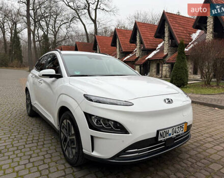 Белый Хендай Kona, объемом двигателя 0 л и пробегом 65 тыс. км за 17400 $, фото 4 на Automoto.ua