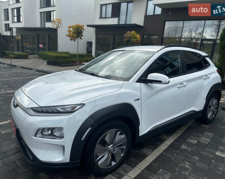 Белый Хендай Kona, объемом двигателя 0 л и пробегом 130 тыс. км за 18900 $, фото 5 на Automoto.ua