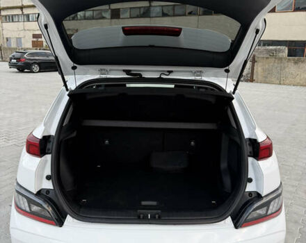 Білий Хендай Kona, об'ємом двигуна 0 л та пробігом 63 тис. км за 16499 $, фото 17 на Automoto.ua