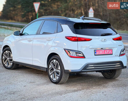 Белый Хендай Kona, объемом двигателя 0 л и пробегом 148 тыс. км за 18500 $, фото 14 на Automoto.ua