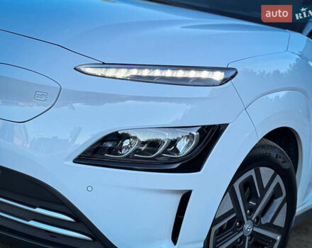 Белый Хендай Kona, объемом двигателя 0 л и пробегом 148 тыс. км за 18500 $, фото 12 на Automoto.ua