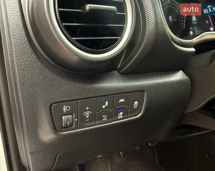 Білий Хендай Kona, об'ємом двигуна 0 л та пробігом 174 тис. км за 17800 $, фото 36 на Automoto.ua