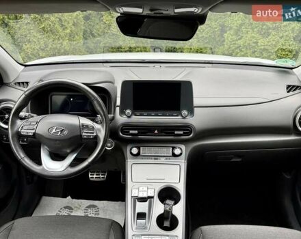 Белый Хендай Kona, объемом двигателя 0 л и пробегом 33 тыс. км за 17700 $, фото 28 на Automoto.ua