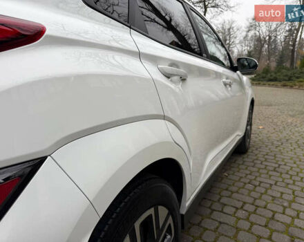 Белый Хендай Kona, объемом двигателя 0 л и пробегом 65 тыс. км за 17400 $, фото 18 на Automoto.ua