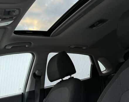 Білий Хендай Kona, об'ємом двигуна 0 л та пробігом 63 тис. км за 16499 $, фото 16 на Automoto.ua