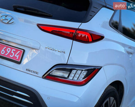 Белый Хендай Kona, объемом двигателя 0 л и пробегом 148 тыс. км за 18500 $, фото 24 на Automoto.ua
