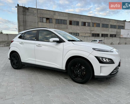 Білий Хендай Kona, об'ємом двигуна 0 л та пробігом 63 тис. км за 16499 $, фото 2 на Automoto.ua