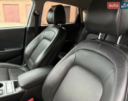 Білий Хендай Kona, об'ємом двигуна 0 л та пробігом 174 тис. км за 17800 $, фото 47 на Automoto.ua