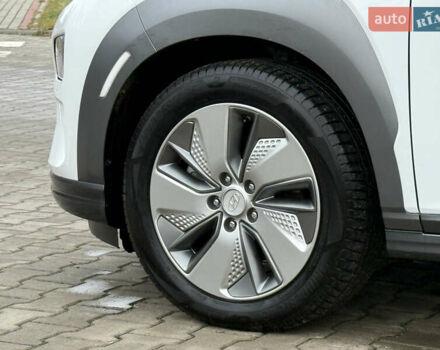 Белый Хендай Kona, объемом двигателя 0 л и пробегом 86 тыс. км за 18600 $, фото 14 на Automoto.ua