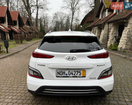 Белый Хендай Kona, объемом двигателя 0 л и пробегом 65 тыс. км за 17400 $, фото 5 на Automoto.ua