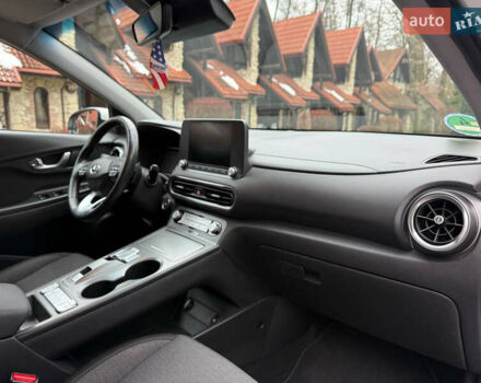 Белый Хендай Kona, объемом двигателя 0 л и пробегом 65 тыс. км за 17400 $, фото 36 на Automoto.ua