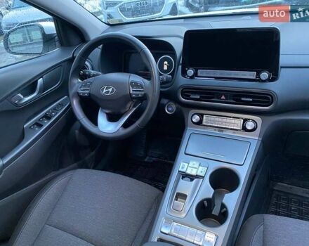 Белый Хендай Kona, объемом двигателя 0 л и пробегом 6 тыс. км за 18900 $, фото 7 на Automoto.ua