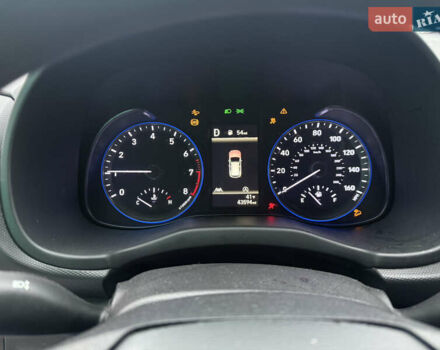 Білий Хендай Kona, об'ємом двигуна 2 л та пробігом 70 тис. км за 12200 $, фото 3 на Automoto.ua