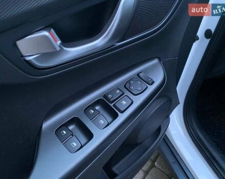 Белый Хендай Kona, объемом двигателя 0 л и пробегом 6 тыс. км за 18900 $, фото 9 на Automoto.ua