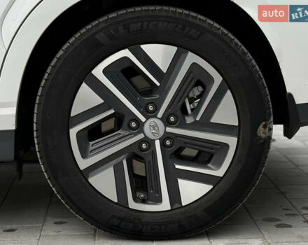 Білий Хендай Kona, об'ємом двигуна 0 л та пробігом 28 тис. км за 18700 $, фото 65 на Automoto.ua