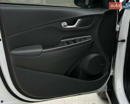 Білий Хендай Kona, об'ємом двигуна 0 л та пробігом 28 тис. км за 18700 $, фото 53 на Automoto.ua