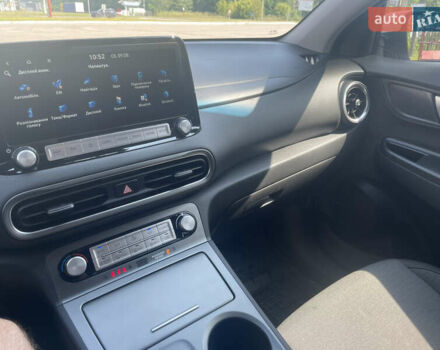 Білий Хендай Kona, об'ємом двигуна 0 л та пробігом 46 тис. км за 17500 $, фото 10 на Automoto.ua