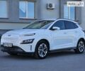 Білий Хендай Kona, об'ємом двигуна 0 л та пробігом 6 тис. км за 27699 $, фото 1 на Automoto.ua