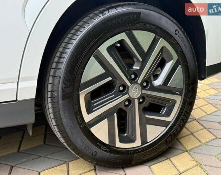 Белый Хендай Kona, объемом двигателя 0 л и пробегом 31 тыс. км за 17999 $, фото 7 на Automoto.ua