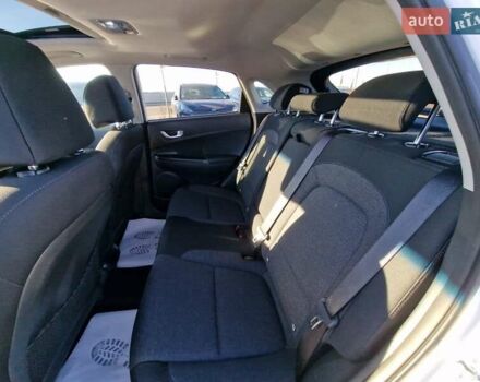 Білий Хендай Kona, об'ємом двигуна 0 л та пробігом 57 тис. км за 17200 $, фото 41 на Automoto.ua