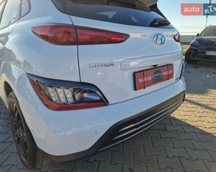 Білий Хендай Kona, об'ємом двигуна 0 л та пробігом 57 тис. км за 17200 $, фото 3 на Automoto.ua