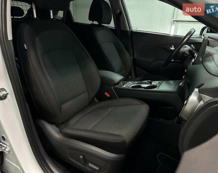 Белый Хендай Kona, объемом двигателя 0 л и пробегом 108 тыс. км за 20600 $, фото 73 на Automoto.ua