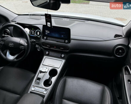 Білий Хендай Kona, об'ємом двигуна 0 л та пробігом 28 тис. км за 18700 $, фото 30 на Automoto.ua