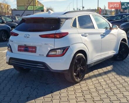 Білий Хендай Kona, об'ємом двигуна 0 л та пробігом 57 тис. км за 17200 $, фото 2 на Automoto.ua